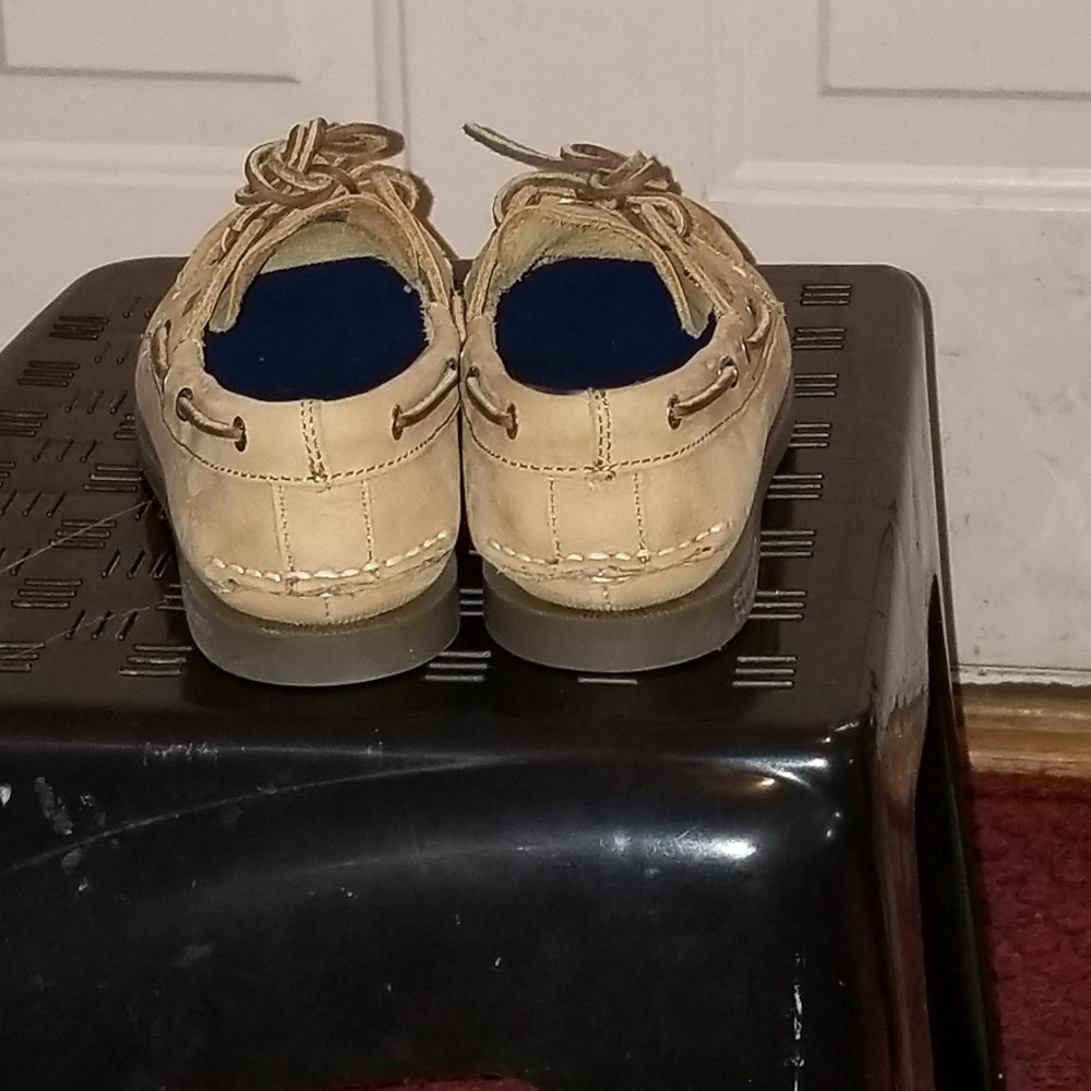 Sperry - Picture 2 of 3